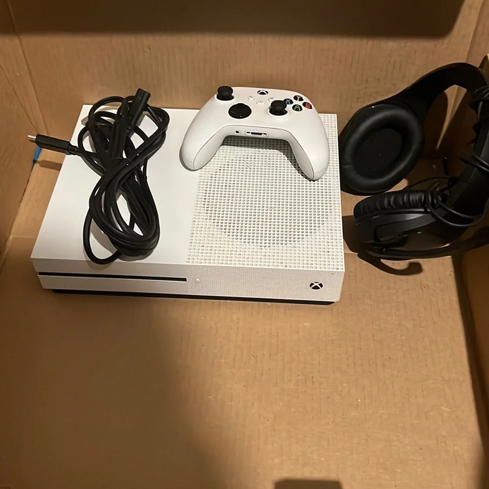 xbox one s headset HDMi cord xbox controller